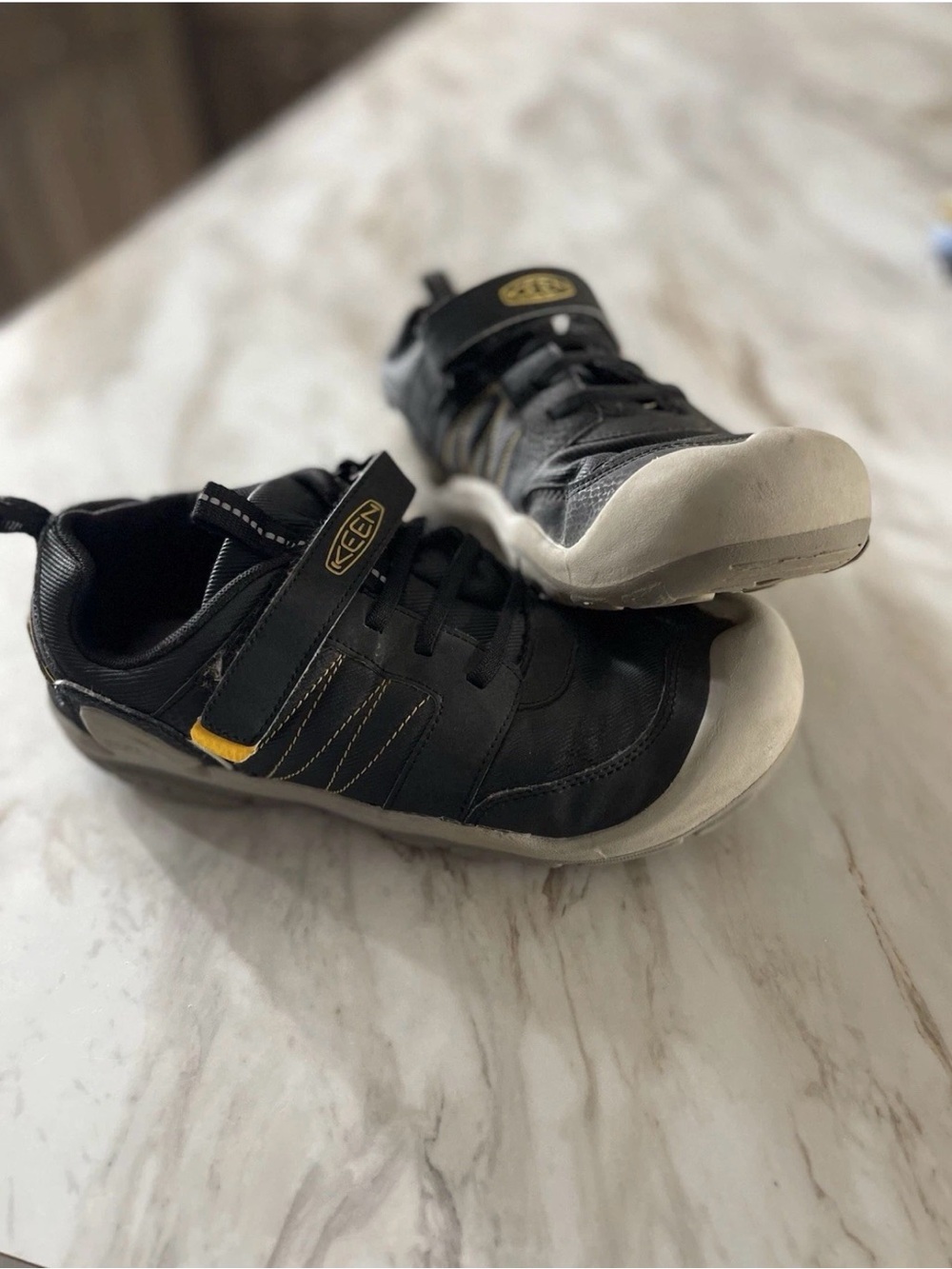 Keen Kids Black and White Sneakers with Yellow Accent size 6 Big Kid